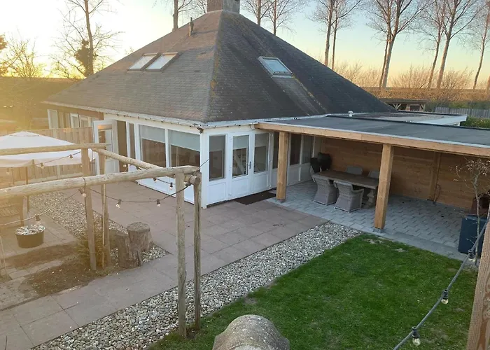 Ferienhaus In Stavenisse Mit Gemeinsamem Pool, Garten Und Grill